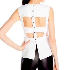 SEARCHING TO BUY THIS TOP!